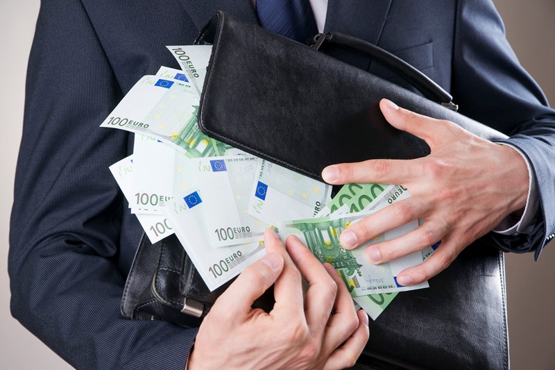 dga niet vergelijkbaar met vestigingsdirecteuren: gebruikelijk loon terecht hoger